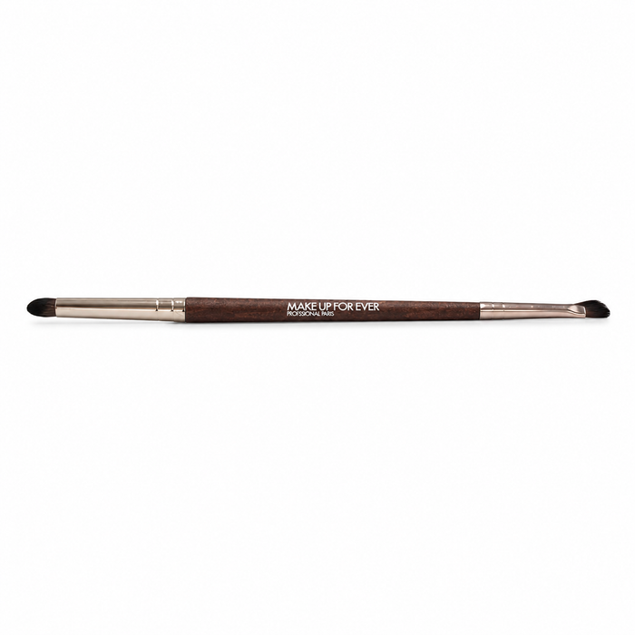 Brocha 262 Versatile 2 Ended Eye de Make Up For Ever.