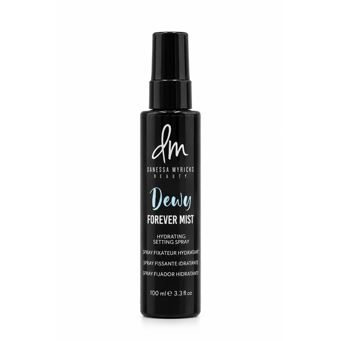 Forever Mist Dewy de Danessa Myricks Beauty en caja.