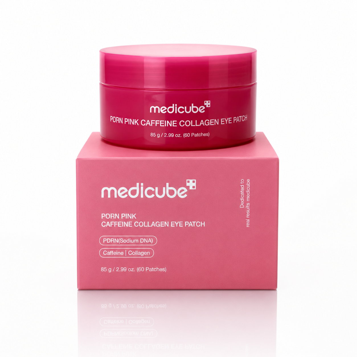 Aplicación de PDRN Pink Caffeine Collagen Eye Patch de Medicube sobre la piel.
