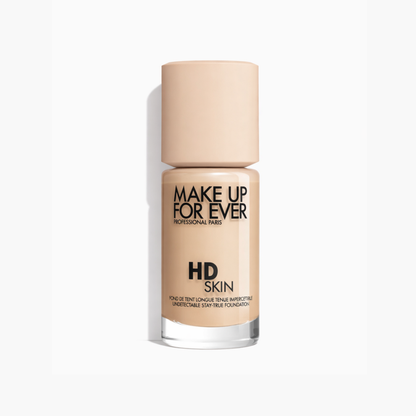 Frasco de vidrio de la base HD Skin Undetectable Longwear Foundation en el tono 1N10.