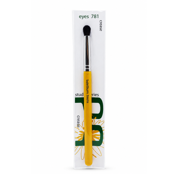 Pincel para difuminar sombras en la cuenca Studio 781 Crease de Bdellium Tools con mango negro clásico.