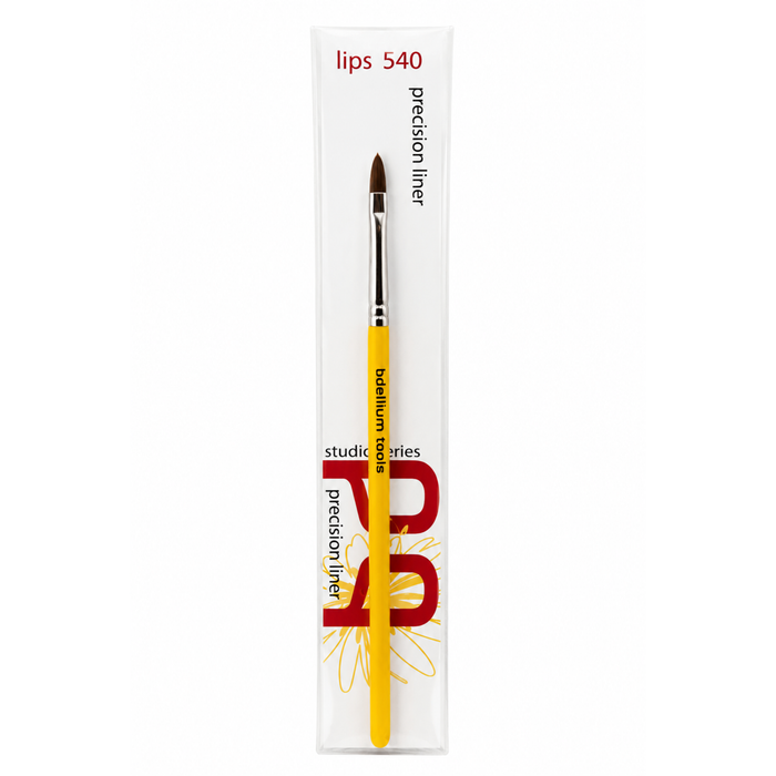 Pincel delineador de precisión Studio 540 Precision Liner de Bdellium Tools con mango negro de madera lacada.