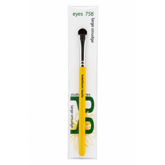 Pincel difuminador corto y denso Studio 758 Large Smudge de Bdellium Tools con mango negro clásico.