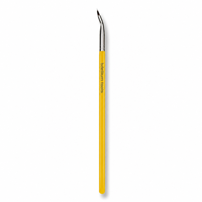 Pincel delineador angular de alta precisión de la línea Studio 708 de la marca Bdellium Tools.