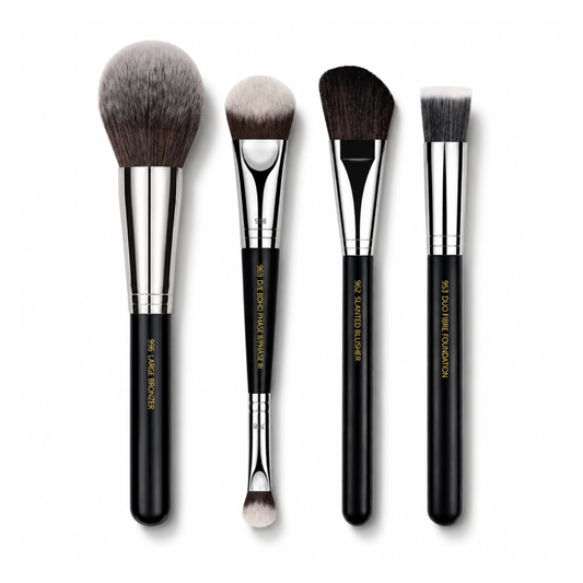 Cerdas de alta calidad de las brochas Bdellium Tools Maestro para una aplicación suave y precisa.