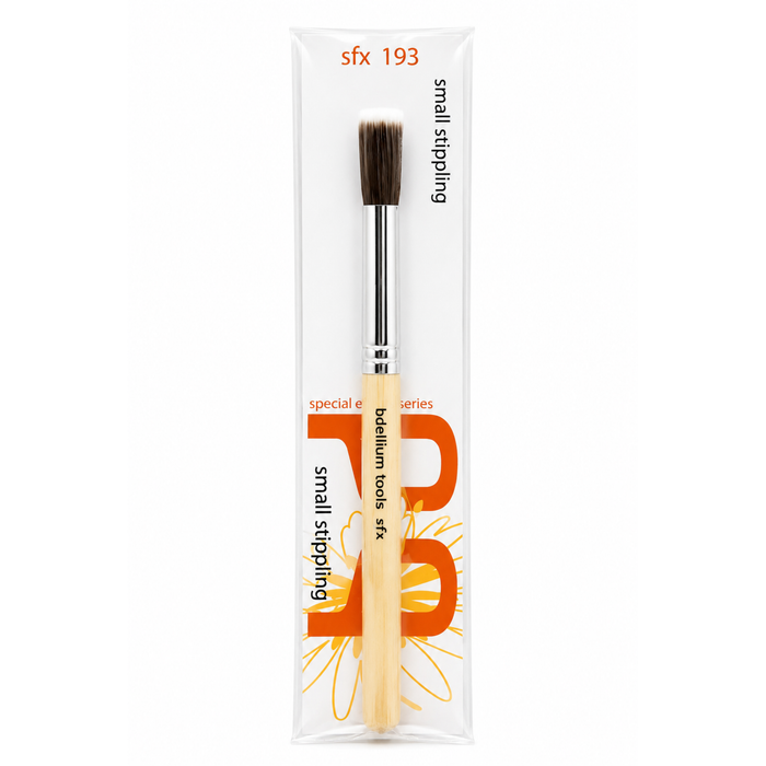 Pincel para efectos especiales SFX 193 Small Stippling de Bdellium Tools con mango de bambú clásico.