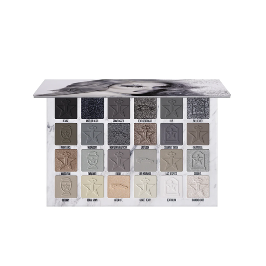 Paleta de sombras Cremated de Jeffree Star Cosmetics abierta mostrando su gama de 24 tonos grises y negros