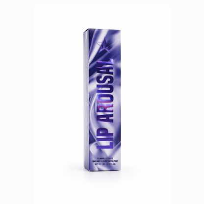 Muestra de color traslúcida y ultra brillante en la piel del voluminizador labial Body Chills.