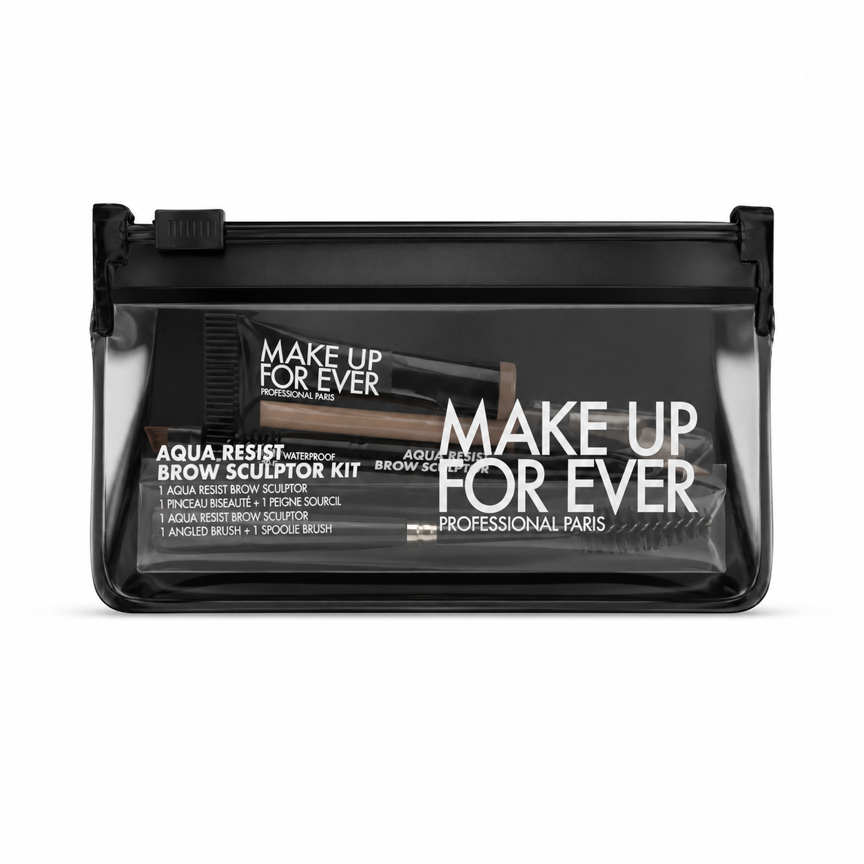 Aplicación del kit de cejas Aqua Resist Brow Sculptor para definir las cejas.
