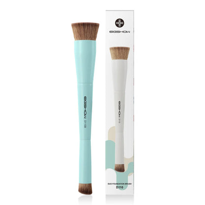 Brocha doble punta EIGSHOW D110B en color beige para base y corrector.