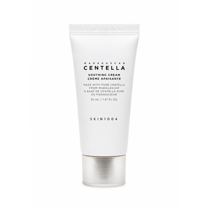Detalle de la textura de Centella Soothing Cream de SKIN1004.