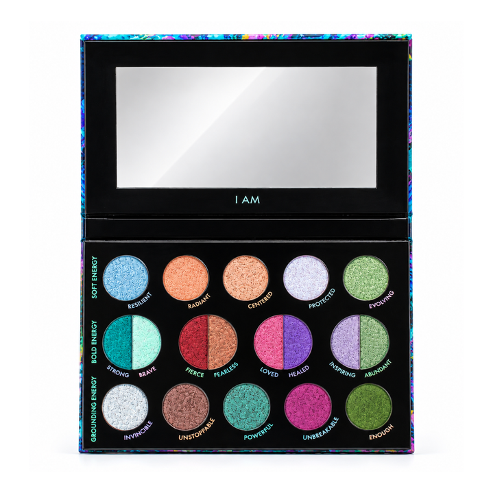 Lightwork V I Am Palette de Danessa Myricks Beauty en caja.