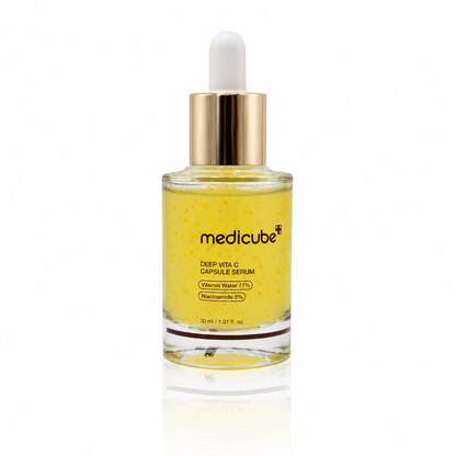 Envase de sérum facial Deep Vitamin C Capsule Serum de la marca Medicube.