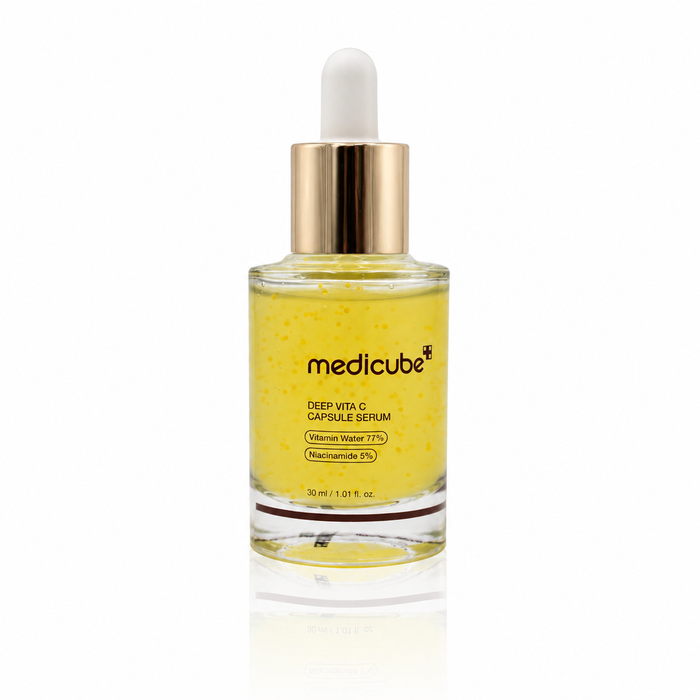 Envase de sérum facial Deep Vitamin C Capsule Serum de la marca Medicube.