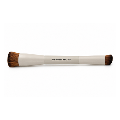 D110 Dual-Ended Foundation & Concealer Brush (brocha doble punta para base y corrector)