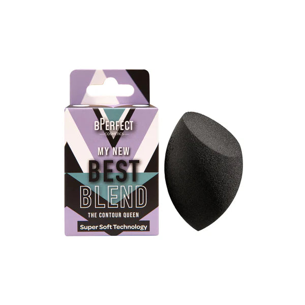 Esponja de maquillaje The Contour Queen de BPerfect con su forma ergonómica característica, sobre fondo blanco.