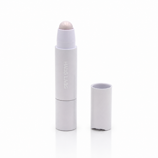 Iluminador Bio-Radiant Gel-Powder Highlighter Balm de Haus Labs tono Glassy Opal.