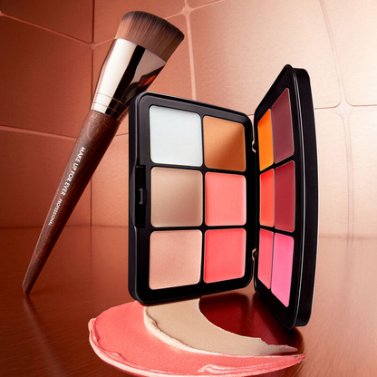 Diseño moderno y portátil de la paleta HD SKIN BLUSH & GLOW cerrada.