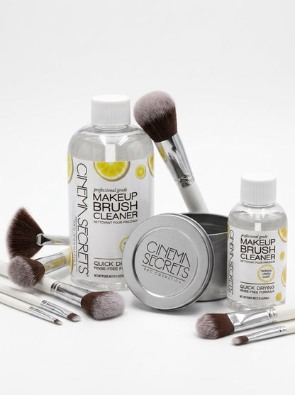 Kit de limpieza de brochas Cinema Secrets Tropical Lemon Travel Pro Starter Kit en dos tamaños de limpiadores.