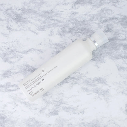 Textura del shampoo que genera una espuma ligera y sedosa.