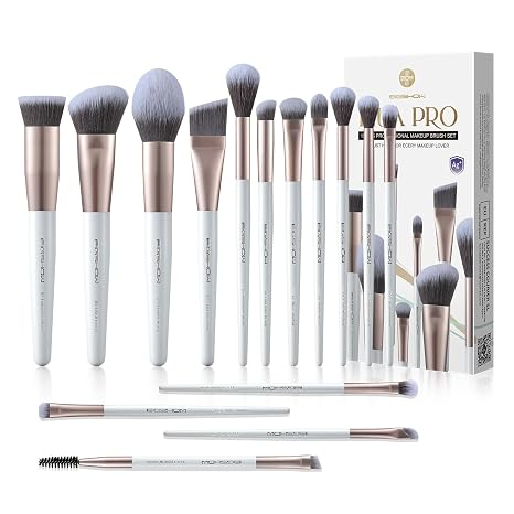 Set completo MUA PRO de 15 brochas Jade Series Lilac Whisper con estuche profesional.