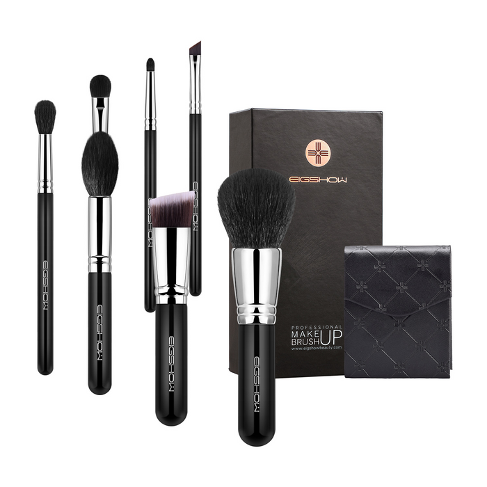 Set de 7 brochas de maquillaje EIGSHOW Chic Series en tono plata brillante.