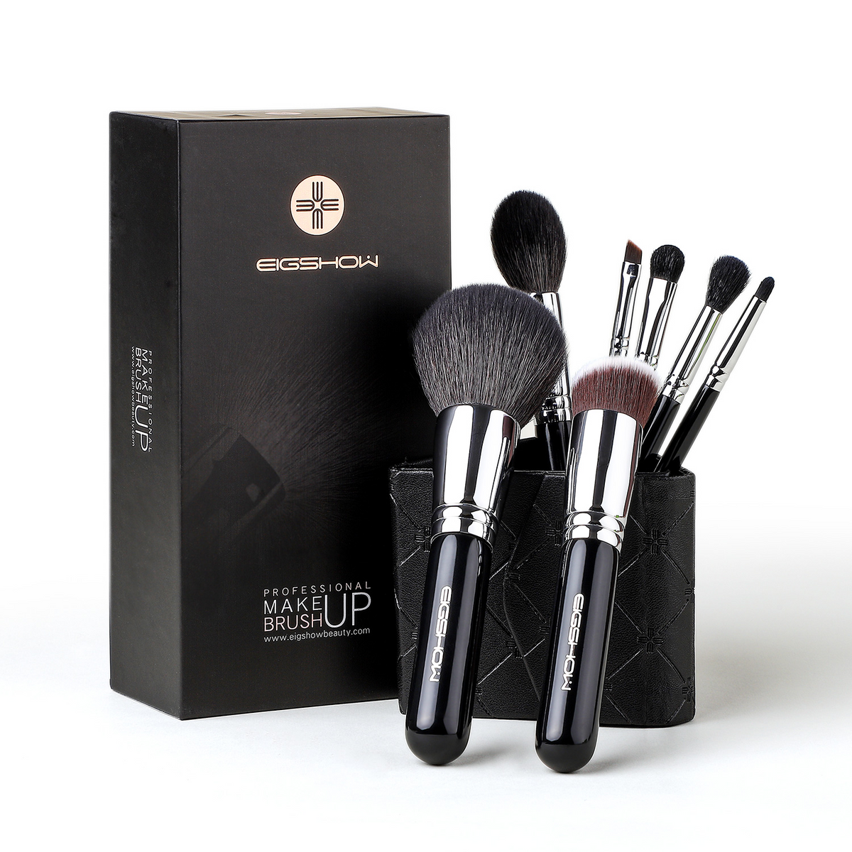 Empaque compacto y elegante del kit de 7 brochas mini EIGSHOW, perfecto para viaje.