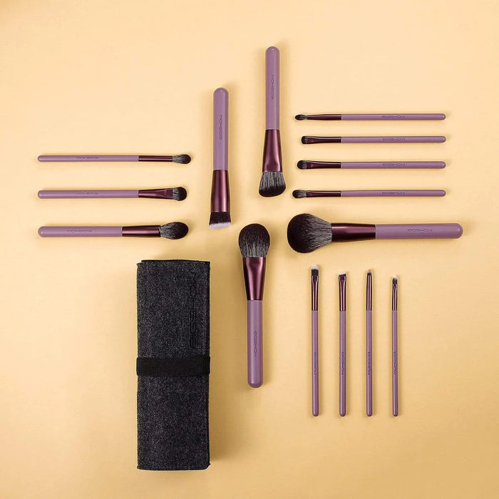 Eigshow Set de 15 brochas Jade Series Smoke Purple completas con su estuche de cinturón.