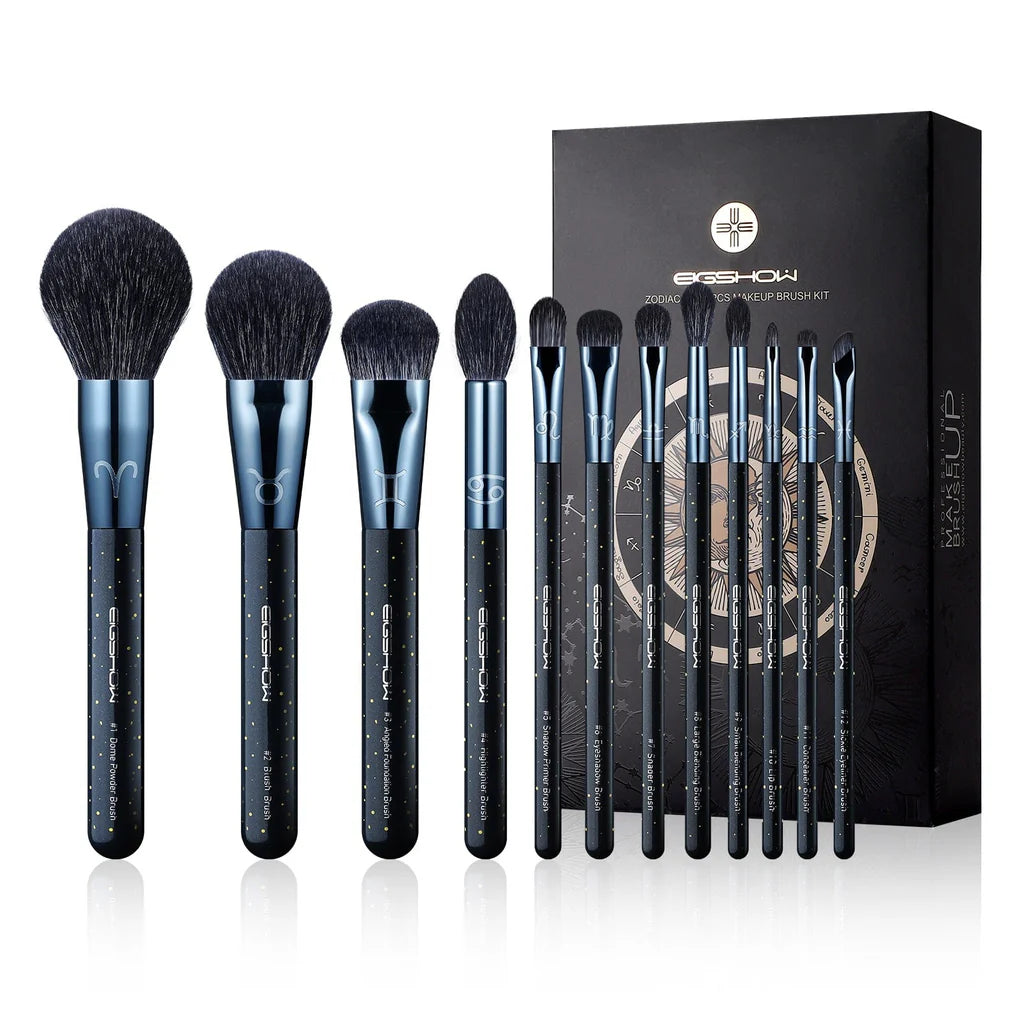 Set de 12 brochas profesionales de maquillaje EIGSHOW Zodiac Series para rostro y ojos.