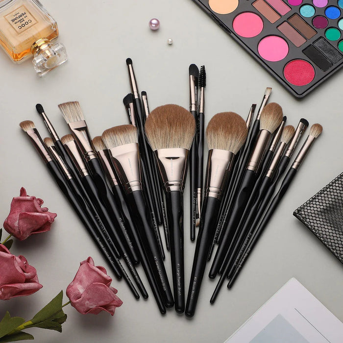 Set maestro de 21 brochas de maquillaje profesional EIGSHOW Black Swan Series para rostro y ojos.
