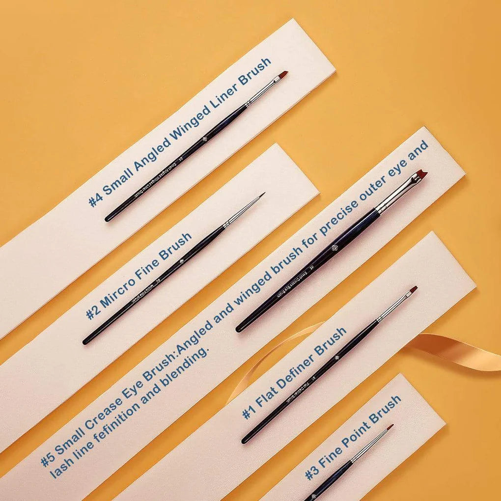 Puntas ultra finas y angulares de los pinceles sintéticos veganos para eyeliner de EIGSHOW.