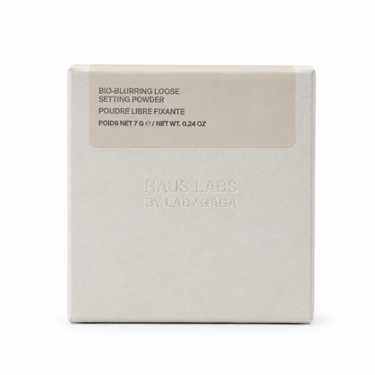 Bio-Blurring Loose Setting Powder de HAUS LABS en su empaque.